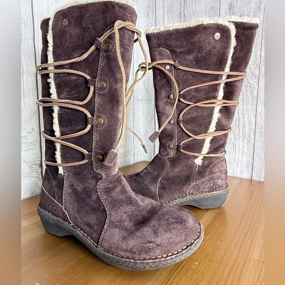 UGG Surfcat Brown Suede Leather Lace-up Boots Sheepskin Lining Women’s Size 8